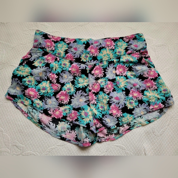 Kirra Women's Shorts 100% Rayon Floral Pattern 2 Pockets, Size Medium - Picture 3 of 12